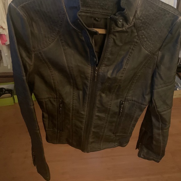 Jackets - Picture 12 of 16